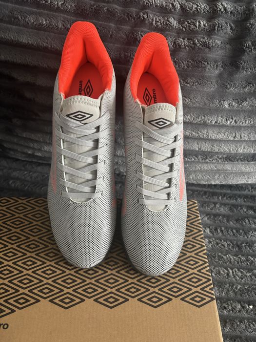 Adidasi fotbal 44 si 42.5