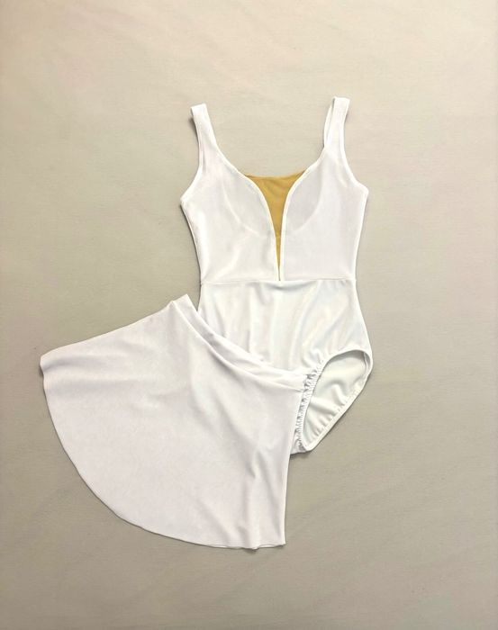 Еластичен балетен костюм с пола и трико