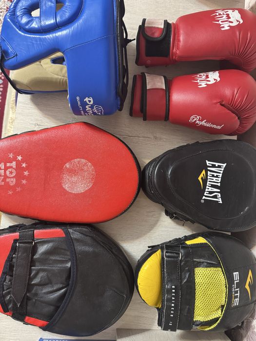 Перчатки лапа для бокса