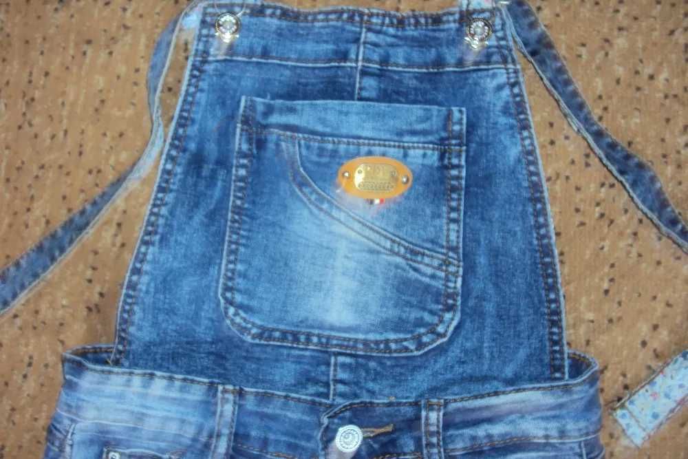 Шорты -комбинезон джинсовые. ( 9-11 лет)