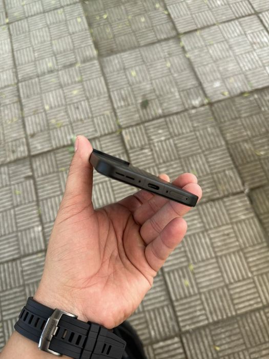 Продавам Oneplus 15 512gb