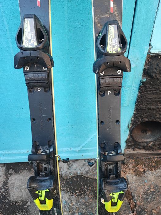 Продам горные лыжи