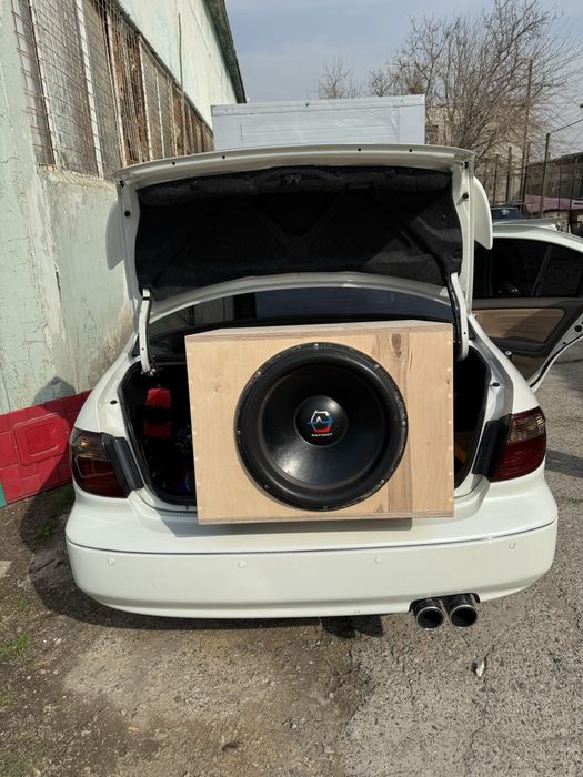 Продам комплект ( усилитель и сабвуфер в коробе экспо )