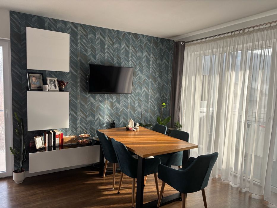 Inchiriez Apartament zona Vivo