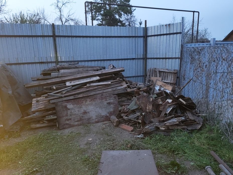 Старые доский дрова