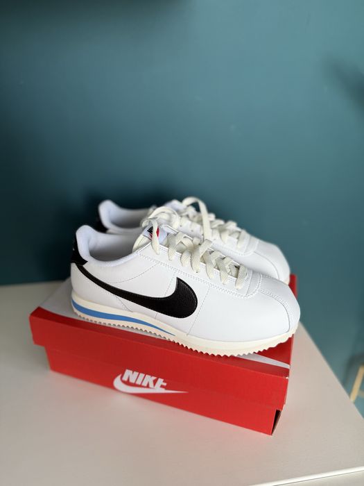 Nike Cortez adidasi unisex alb cu negru marimea 40 noi originali