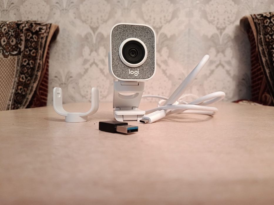 Logitech Streamcam Вебка СРОЧНО ПРОДАЮ