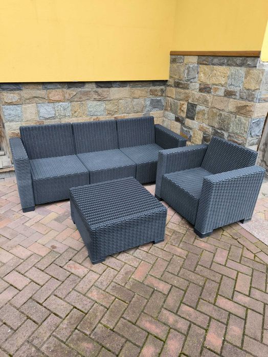 Комплект от Пластмасов щампован ратан.