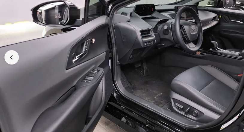 Toyota Prius бензин+гибрид