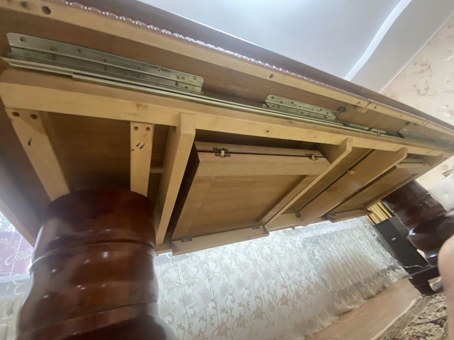 Продается стол из дуба