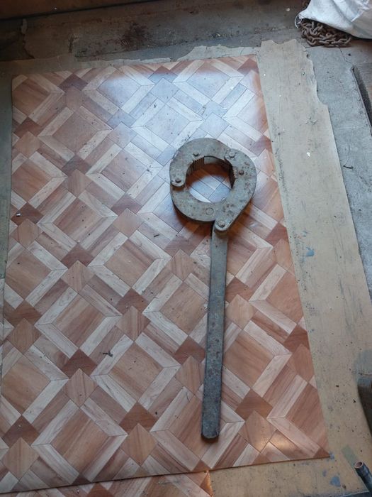 Продам трубный ключ