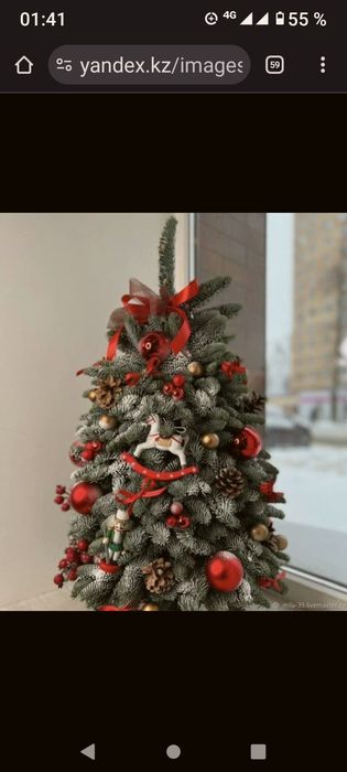Ёлка новогодняя искусственная за 3000. Ещё есть игрушки СССР