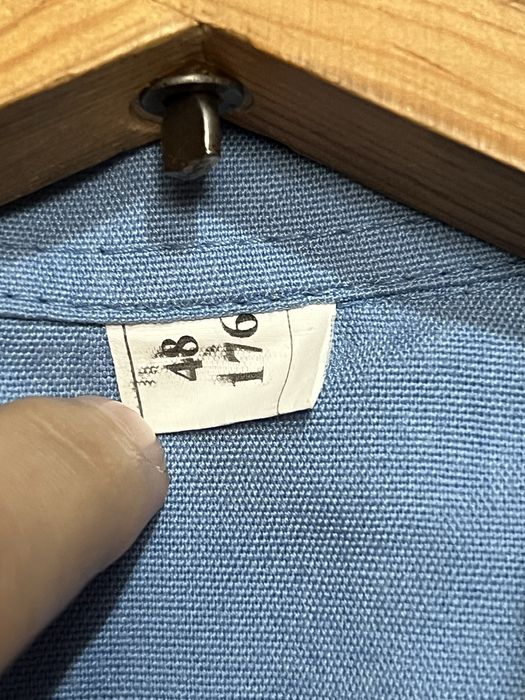 Мужские брюки и рубашка