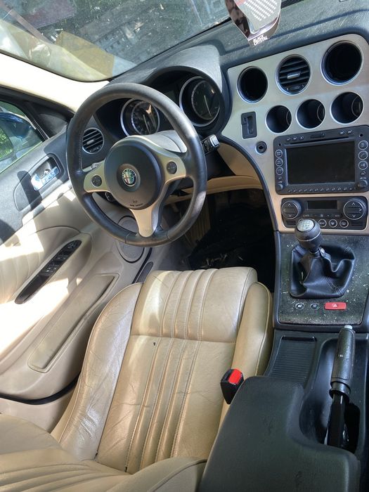Se vinde Alfa Romeo