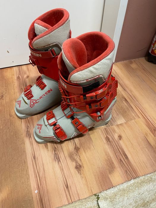 Clăpari pt Ski marca  Dachstein de vânzare