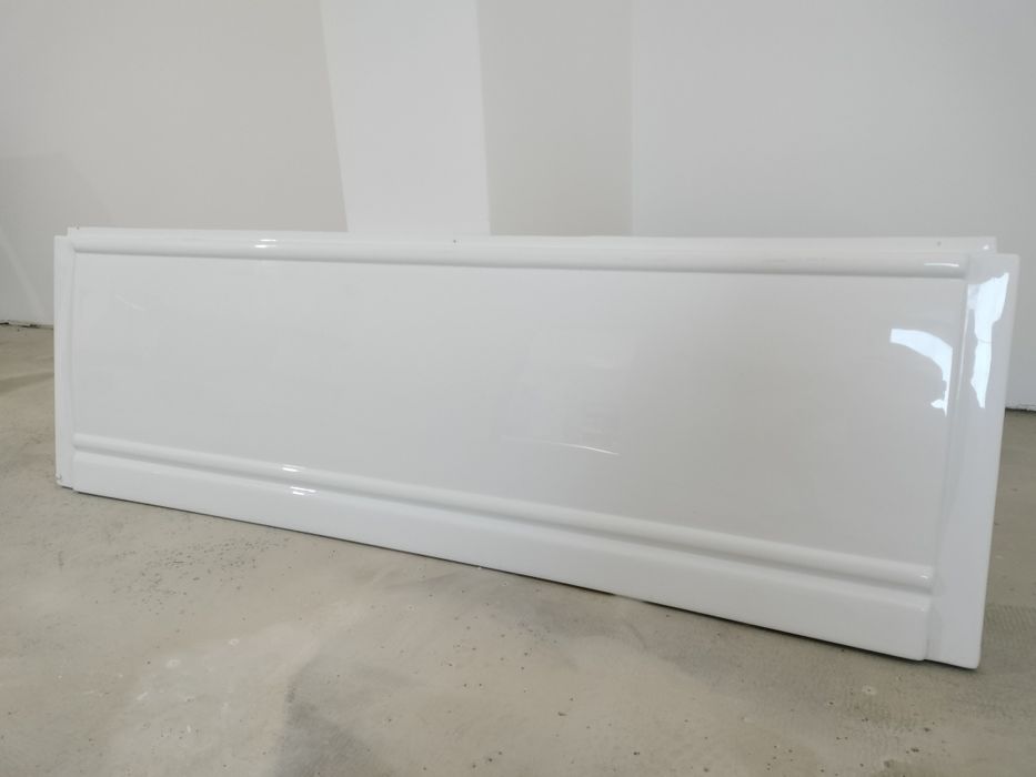 Vand cadă stare foarte buna si o masca frontala