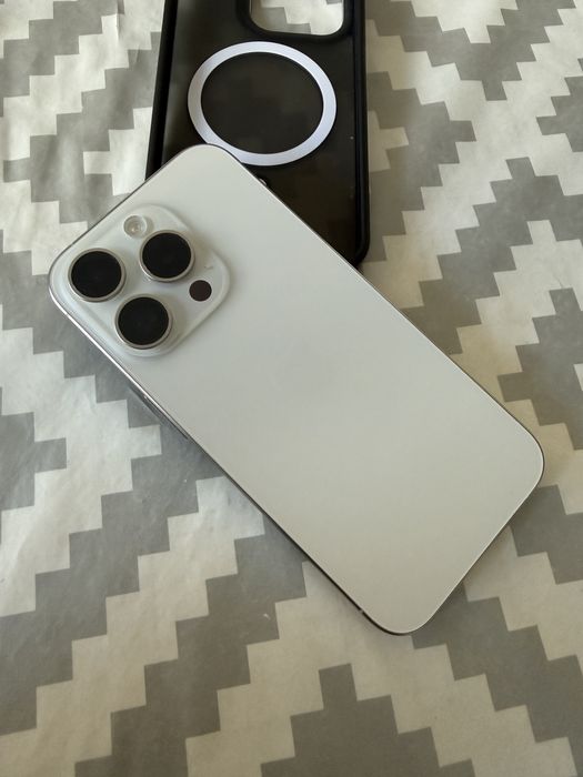 продам iPhone 15 Pro