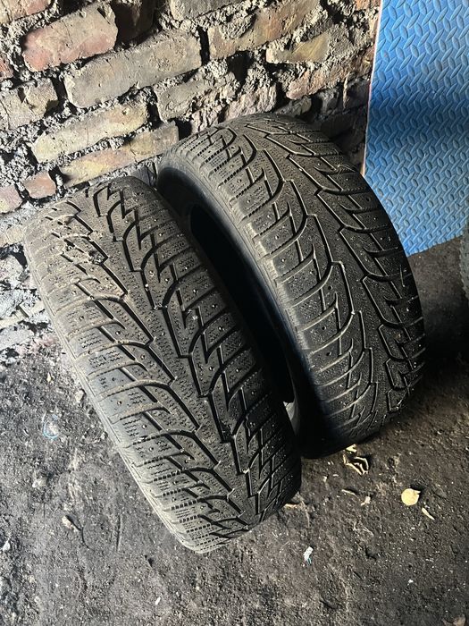Шины 215/66 R17 пара 25000
