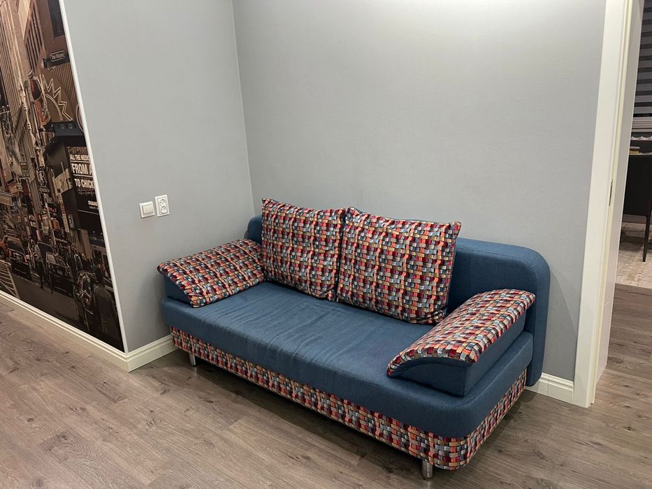 Ыңғайлы әрі стильді диван сатылады.