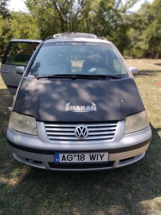 Vând Sharan 2000€ negociabil