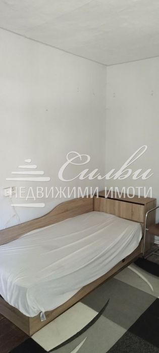 ТУХЛЕНА къща с ГАРАЖ - кв.Добруджански!