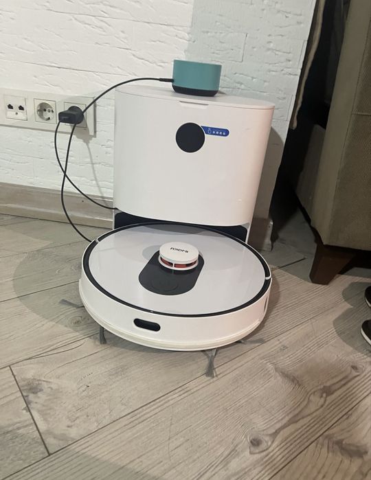 Обменяю робот пылесос