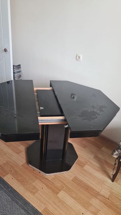 Продам стол б/у в среднем состояние