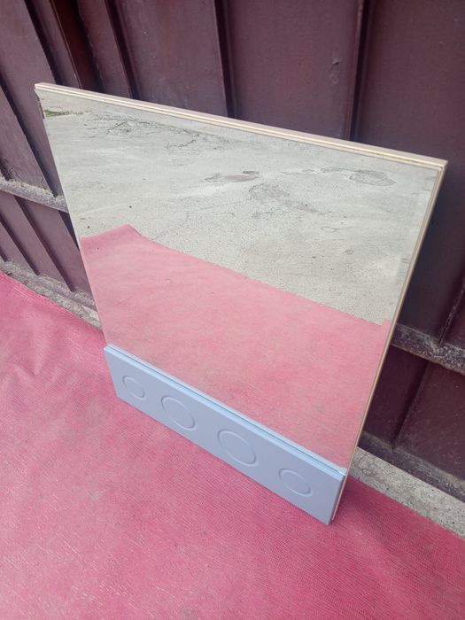 Зеркало в оригинале .