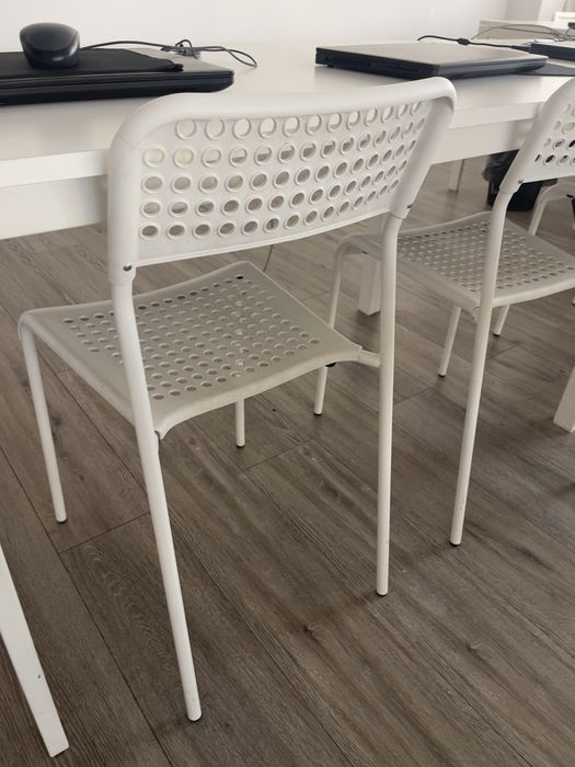 Стулья белые IKEA