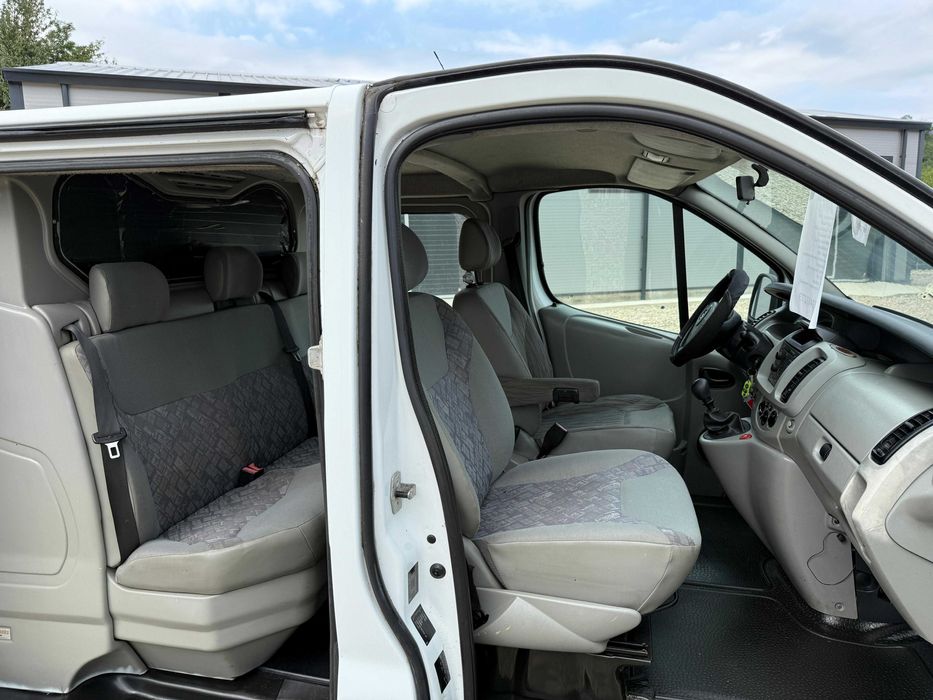 Opel vivaro  trafic 2005 1.9 tdi 5 locuri