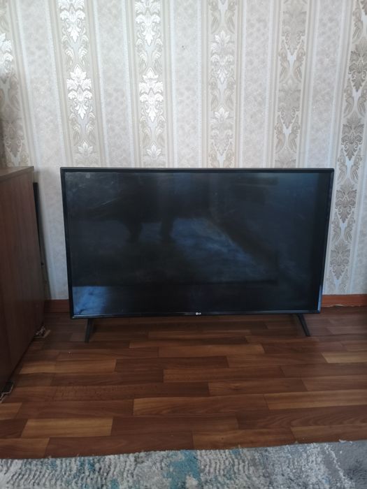 Телевизор LG 109см.