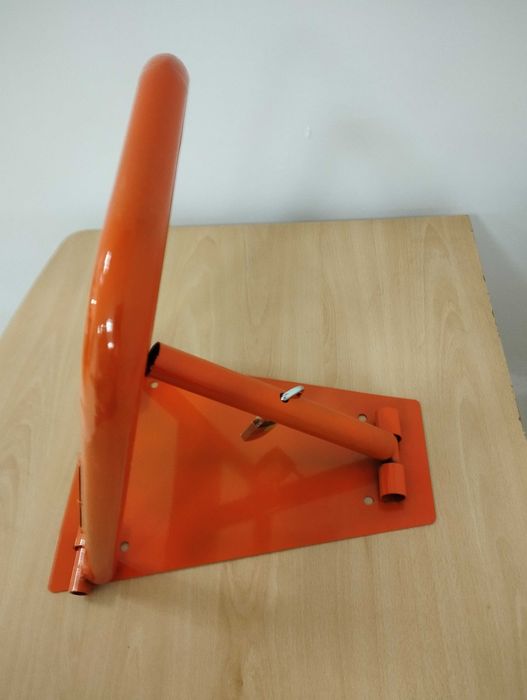 Паркинг скоба , стопер , бариера , ограничител за автомобили