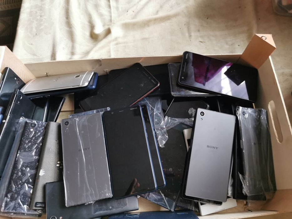 Vănd telfone noi