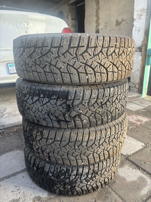 Зимние автошины 185/65R14 BRIDGESTONE.