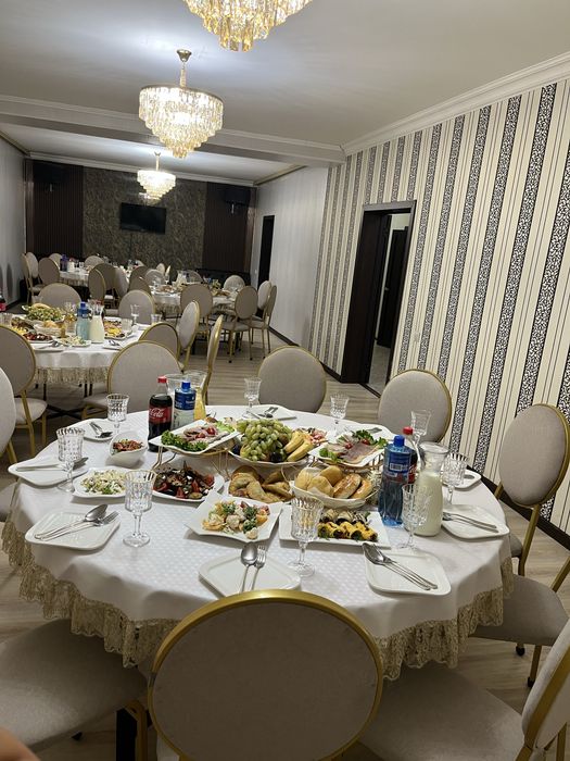 Сдаю в аренду столы и стулья