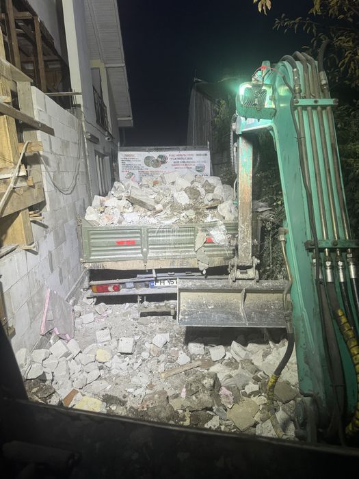 Inchiriez miniexcavator 3,5t transpor marfa 3,6,9m piatra nisip pamant