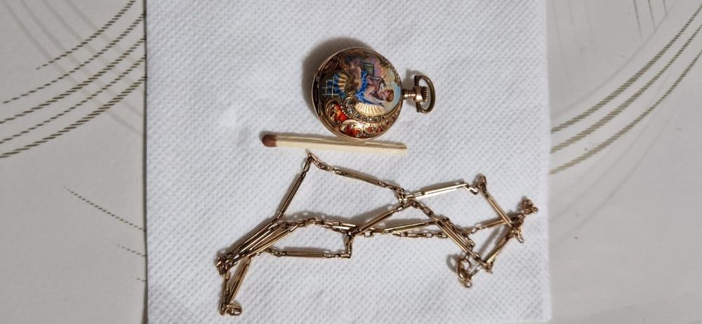 Золотые часы (+есть бриллианты)