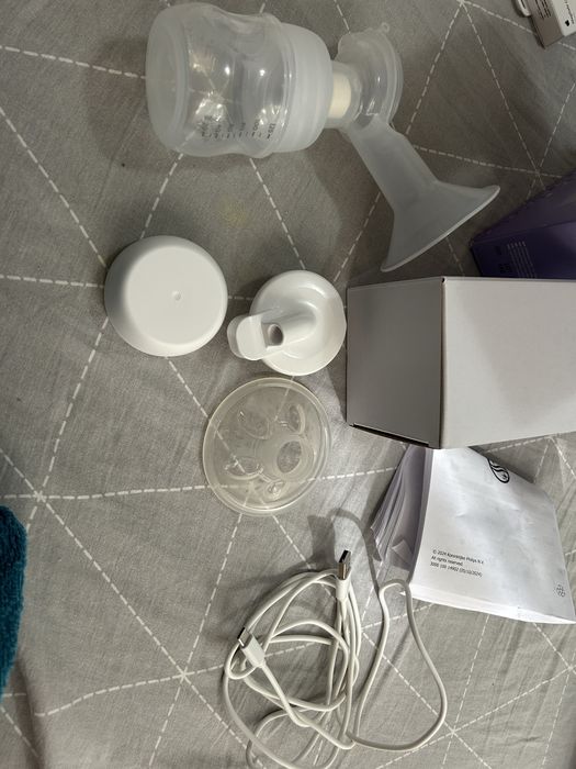 Pompă de săn Philips AVENT  nouă