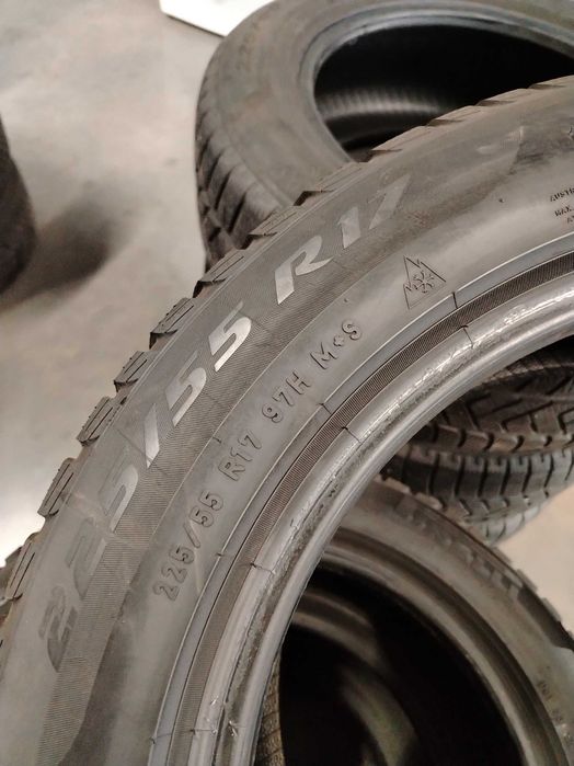 4бр.зимни гуми 225/55/17 Pirelli