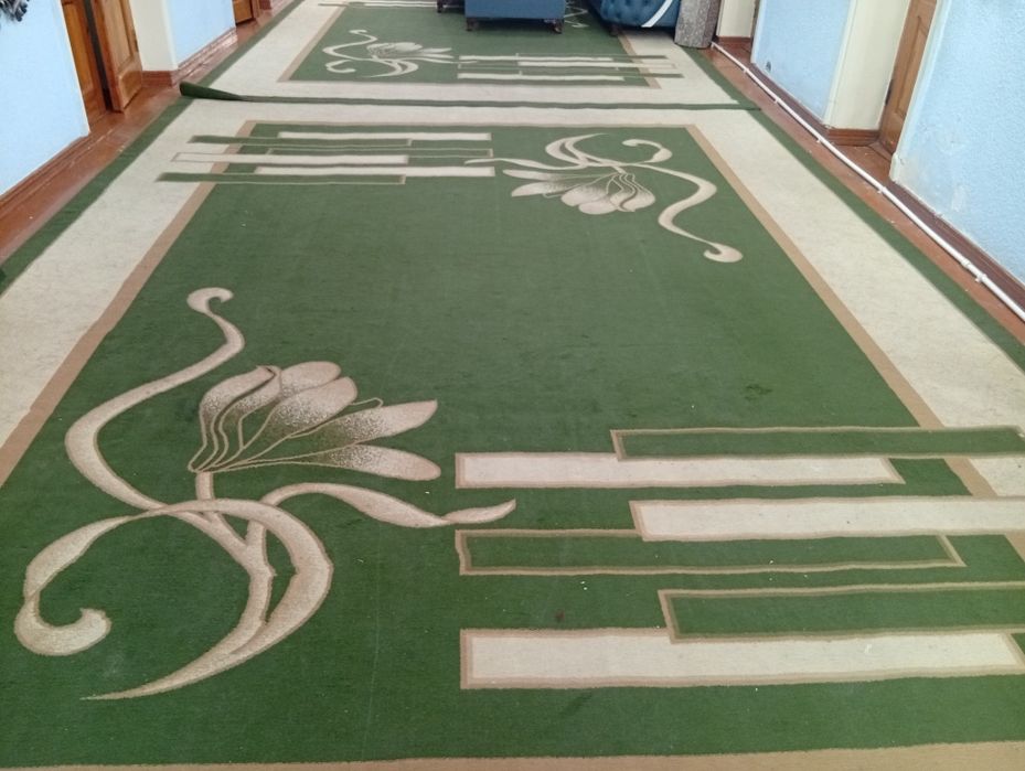 Продам ковры пачти новый