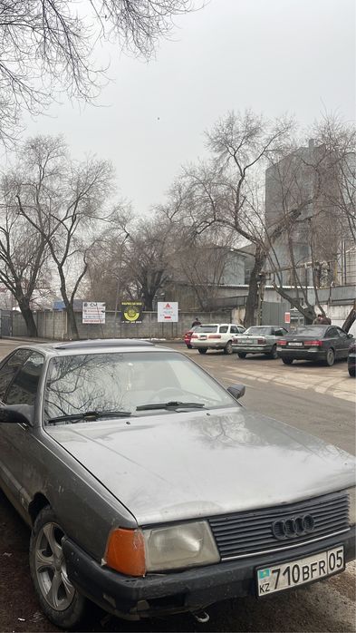 Ауди 100 1.8 обём