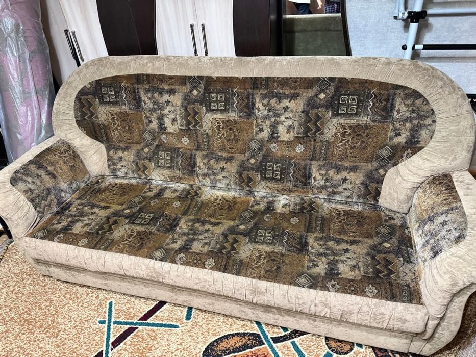 диван 3 местный,расклодной