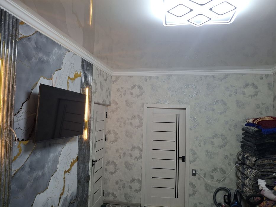 2 xonali uy sotiladi.Olmaliq.go'rgaz