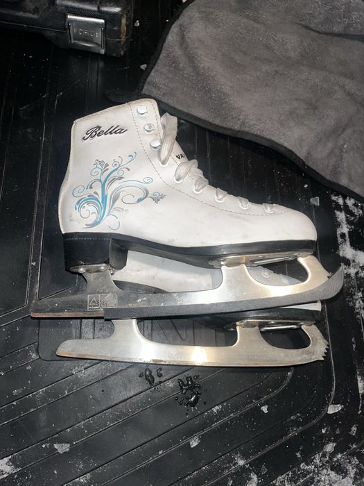 Коньки женские белые