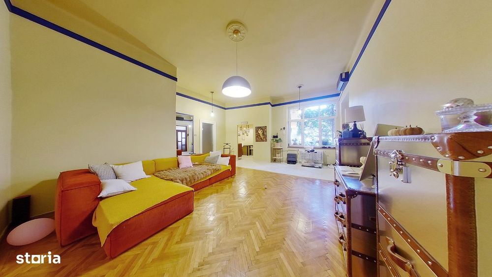 Apartament modern cu 3 camere intr-o cladire istorica, la 300 m de Pri