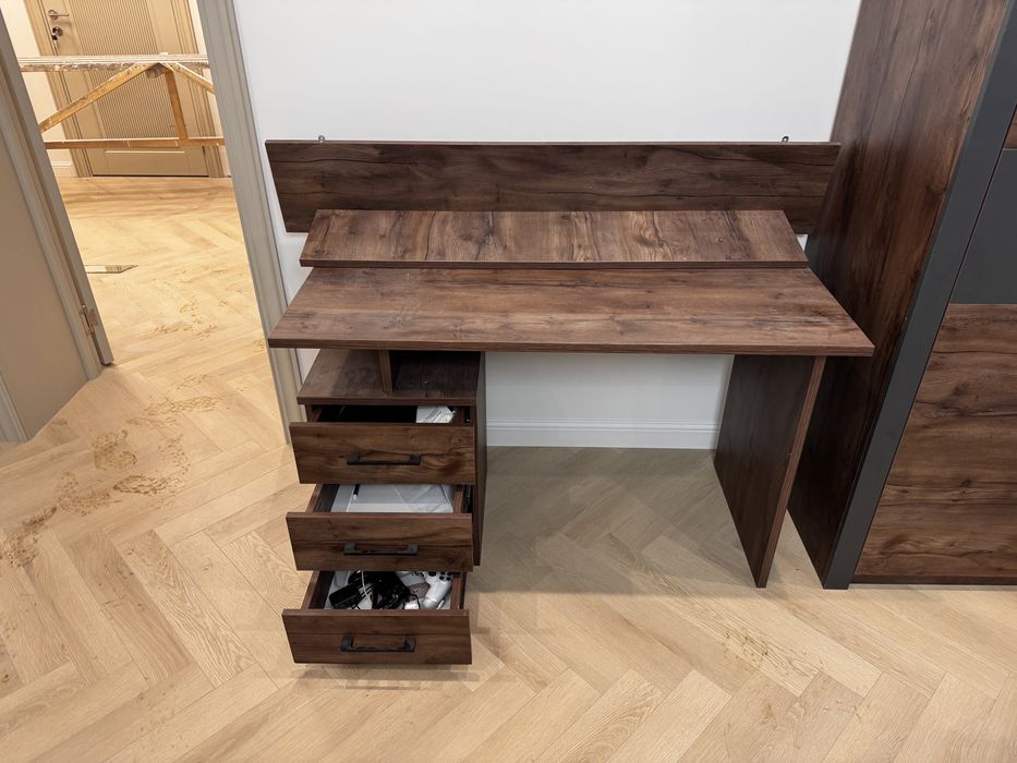 Продам спальнюю гарнитуру