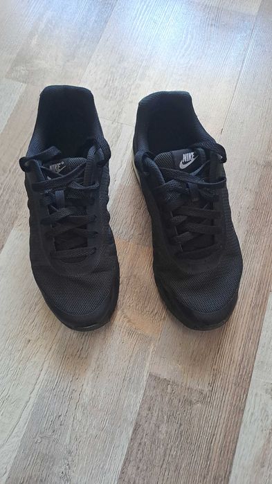 Маратонки NIKE 36 номер