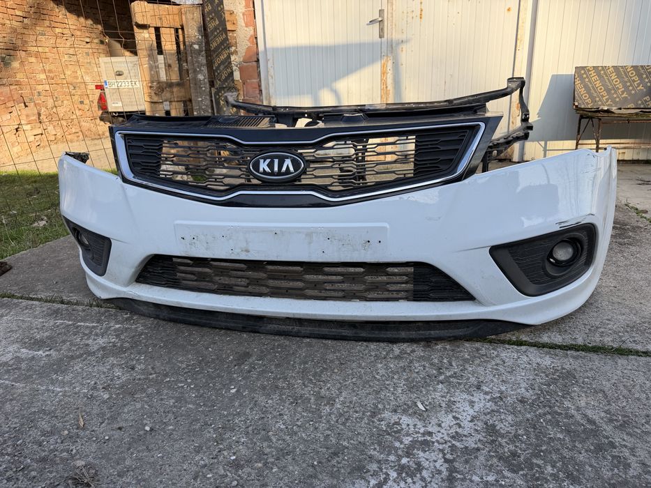 Предна броня и очиларка/маска Kia Ceed