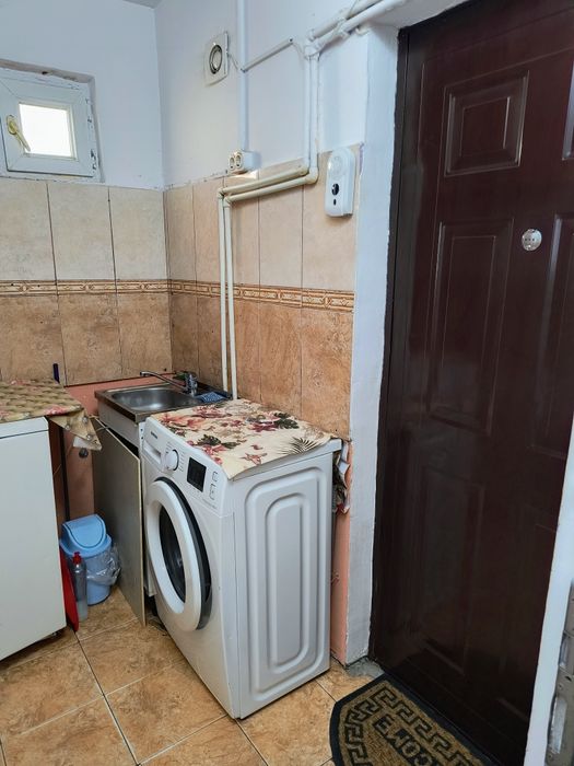 Închiriez garsonieră unui bărbat/băiat zona CET