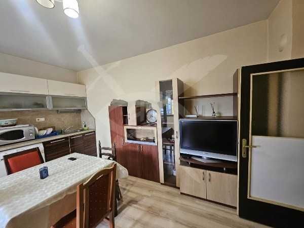 Дава се под наем Тристаен апартамент в Пловдив, Гагарин - 67 кв.м за 448.8 € - Снимка #1